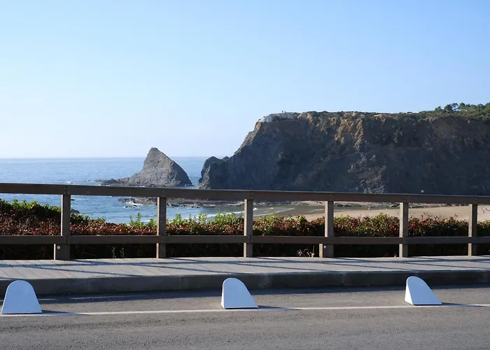 ホームステイ Base Camp オデセイシェ